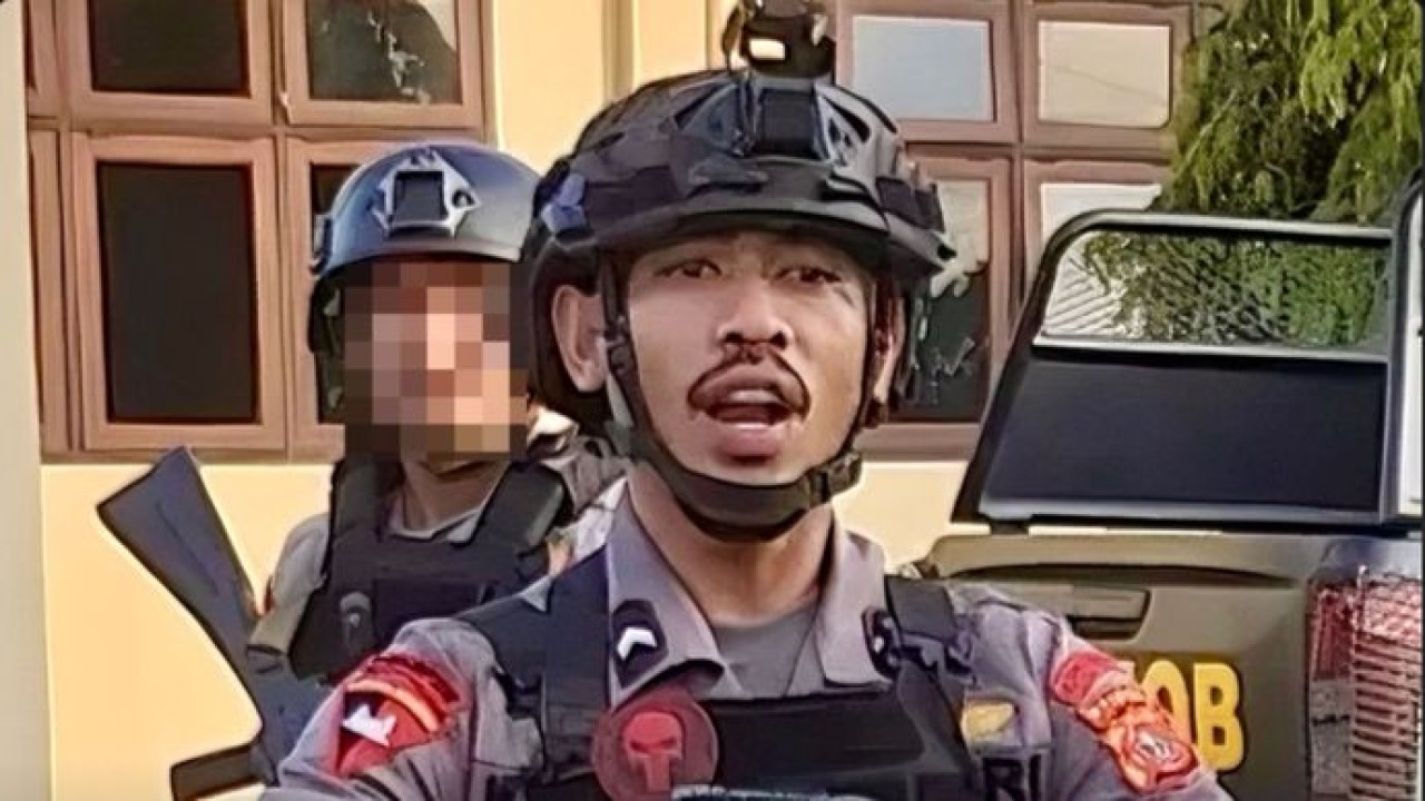 Anggota Brimob, Bripda Masias Siahaya (Instagram)