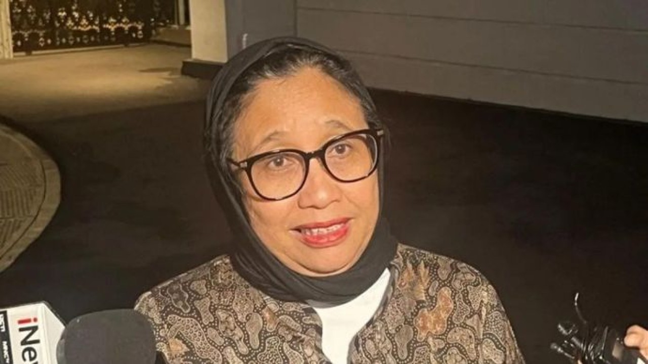 Wakil Kepala Badan Gizi Nasional (BGN) Nanik S. Deyang menjawab pertanyaan wartawan di Kompleks Istana Kepresidenan, Jakarta, Kamis 20 November 2025. ANTARA/Fathur Rochman. (Antara)