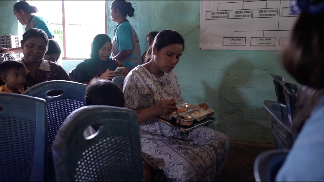 Kenaikan berat badan, perbaikan kondisi Kekurangan Energi Kronik (KEK), hingga meningkatnya keaktifan balita menjadi indikator perubahan tersebut.