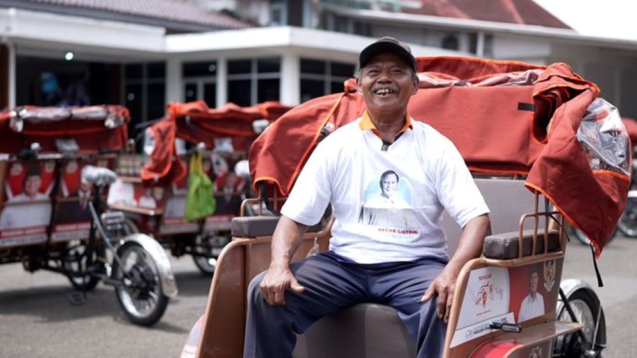 Penerima becak listrik.