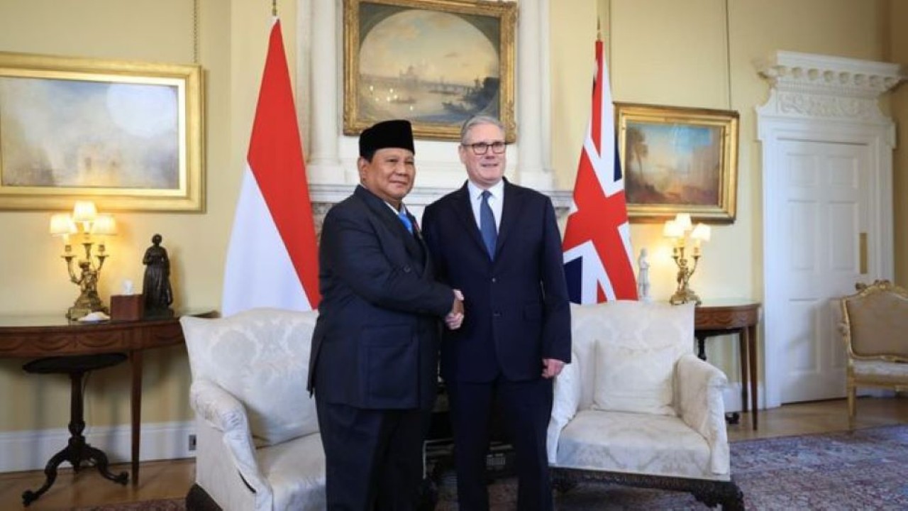 Prabowo Subianto melakukan pertemuan dengan Perdana Menteri (PM) Inggris, Keir Starmer di Kantor PM Inggris, London (Sekertariat Presiden)