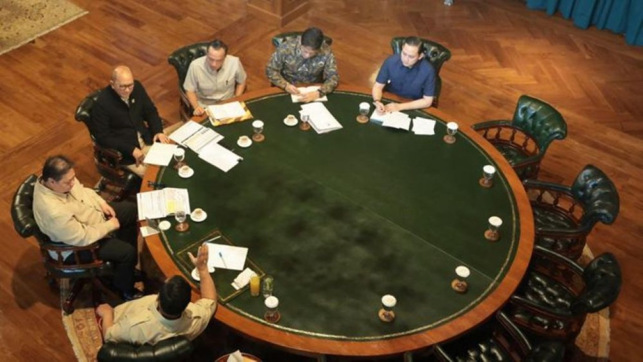 Presiden Prabowo Subianto memanggil sejumlah menteri terkait bidang ekonomi ke kediaman pribadinya di Hambalang, Bogor, Jawa Barat. (Foto: Istimewa)