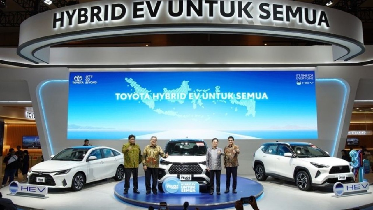Toyota meluncurkan berbagai lini Hybrid EV terbaru yang semakin terjangkau di IIMS 2026. (Foto: Dok/Istimewa/Toyota-Astra Motor)