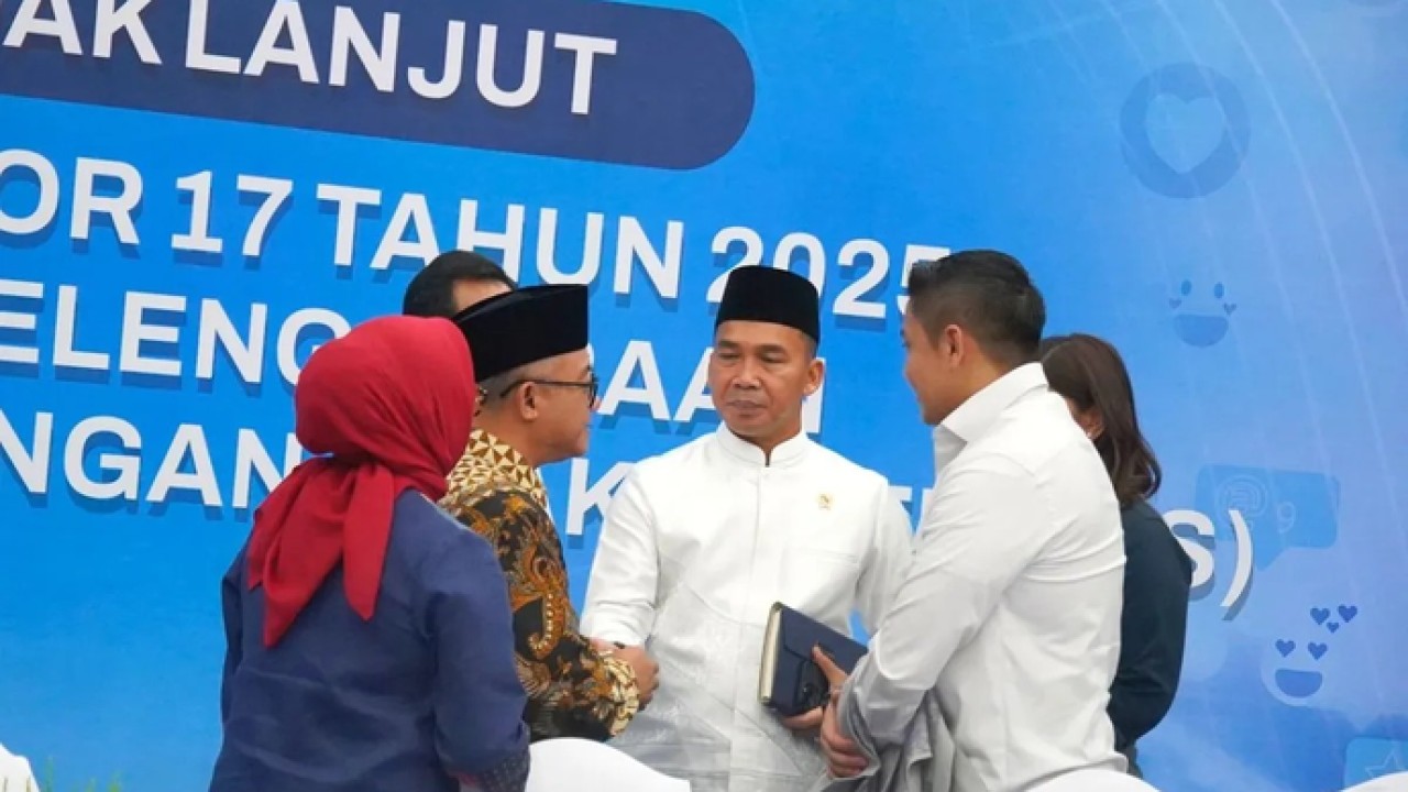 Arsip - Mendukbangga/Kepala BKKBN Wihaji (tengah) dalam Rapat koordinasi percepatan implementasi PP Tunas yang diselenggarakan di Kantor Kementerian Komunikasi dan Digital (Kemkomdigi), Jakarta, pada Rabu (11/3/2026). (ANTARA/HO-Kemendukbangga/BKKBN) (Antara)