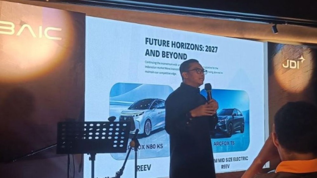 Chief Operating Officer BAIC Indonesia, Dhani Yahya dalam acara "Buka Puasa Bersama Media BAIC Indonesia" di Roemah Koeffie, BAIC Tower, Gading Serpong, Tangerang, Kamis (5/3/2026). (Foto: Adiantoro/NTV)