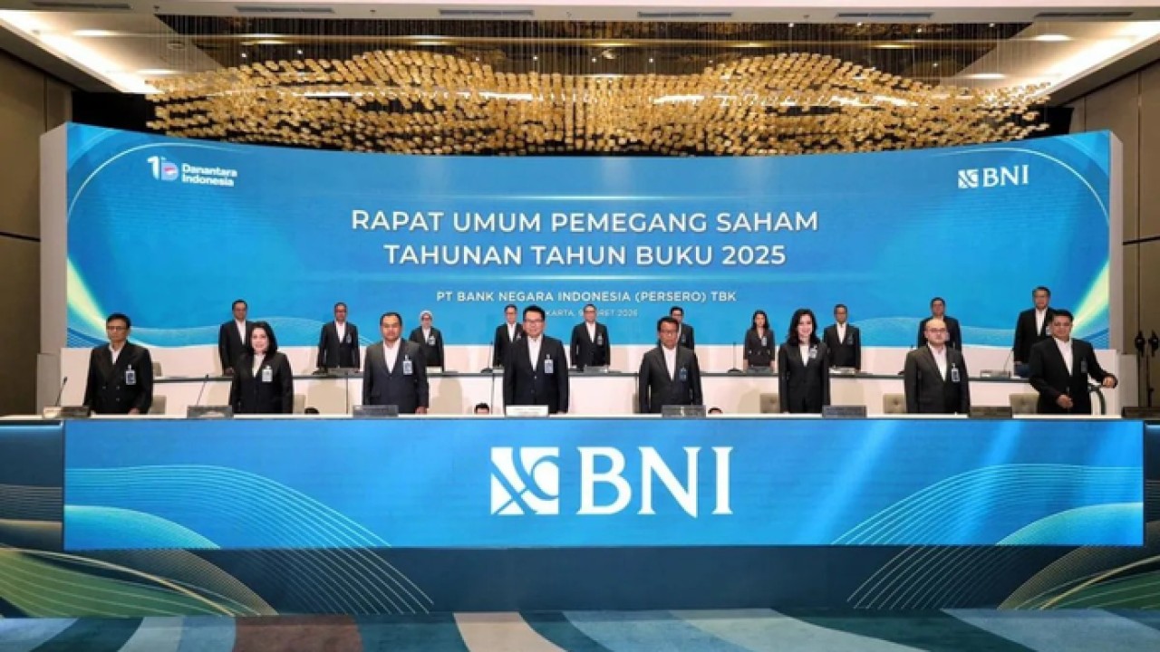 Jajaran komisaris dan direksi PT Bank Negara Indonesia (Persero) Tbk berfoto bersama dalam Rapat Umum Pemegang Saham Tahunan (RUPST) di Jakarta, Senin (9/3/2026). (ANTARA/HO-BNI) (Antara)