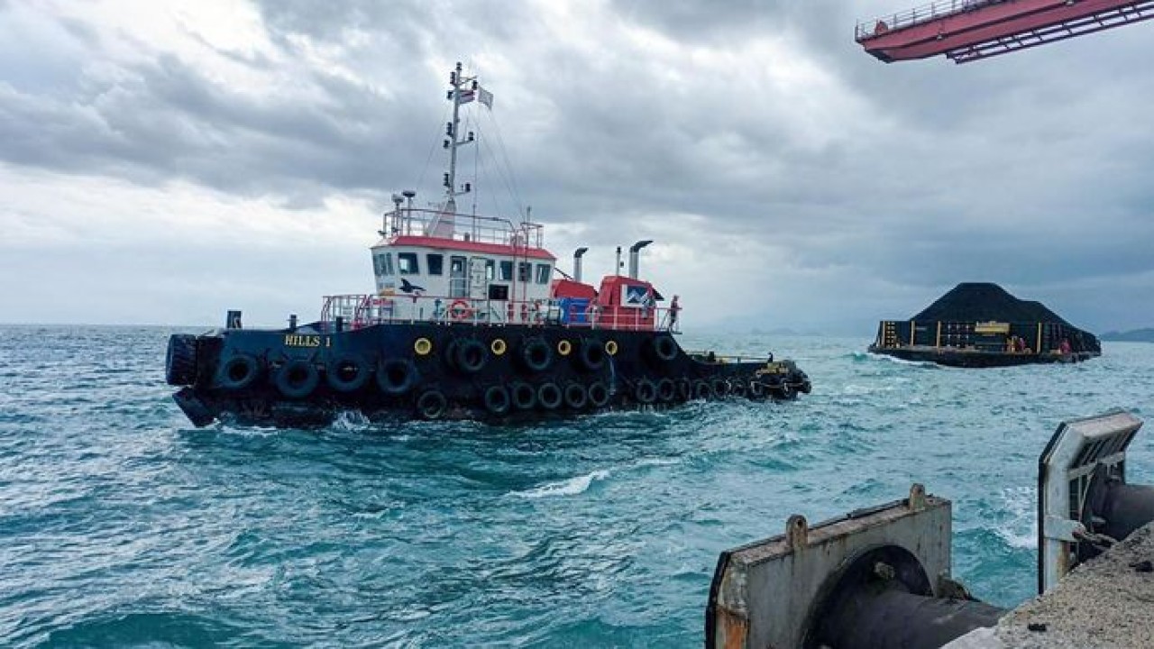Pengiriman Batubara ke PLTU Sebalang Lampung menggunakan Vessel Tug Boat HILLS 1 (Istimewa)
