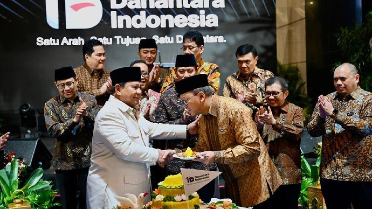 Presiden Prabowo Subianto dengan CEO Danantara Indonesia Rosan Roeslani