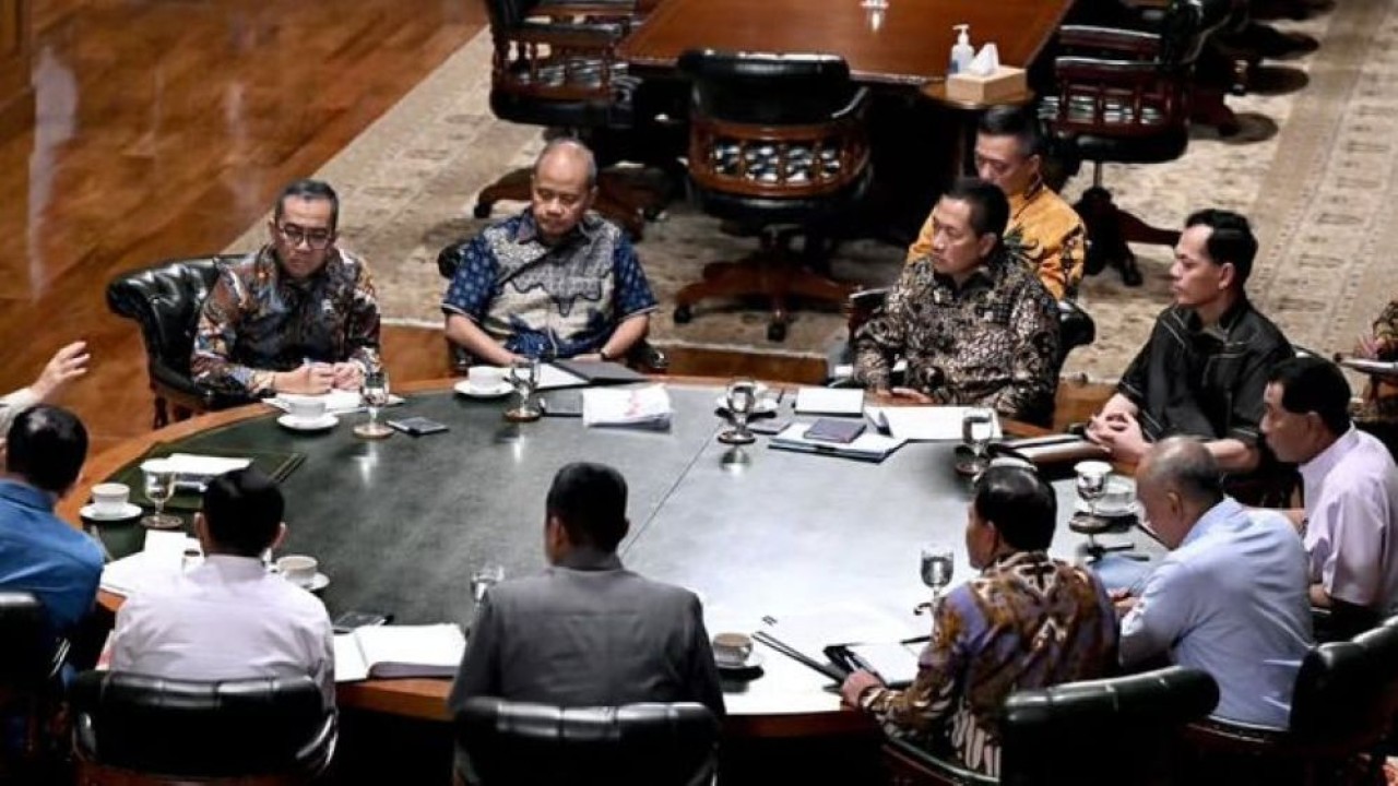 Presiden Prabowo Subianto menggelar lima rapat di Hambalang, Bogor, Jawa Barat, pada Minggu (8/3/2026). (Foto: Istimewa)