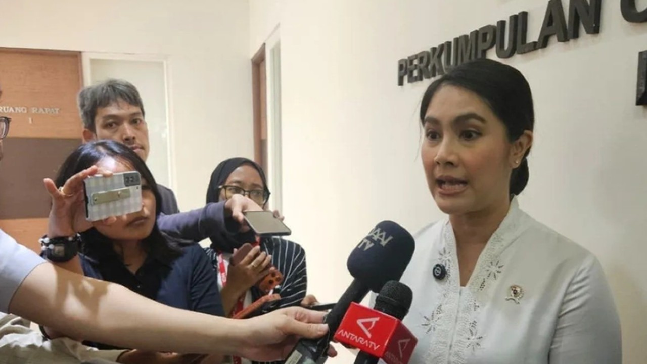 Wakil Menteri Kependudukan dan Pembangunan Keluarga (Wamendukbangga) Ratu Ayu Isyana Bagoes Oka di Jakarta, Selasa (21/4/2026). ANTARA/Mecca Yumna. (Antara)