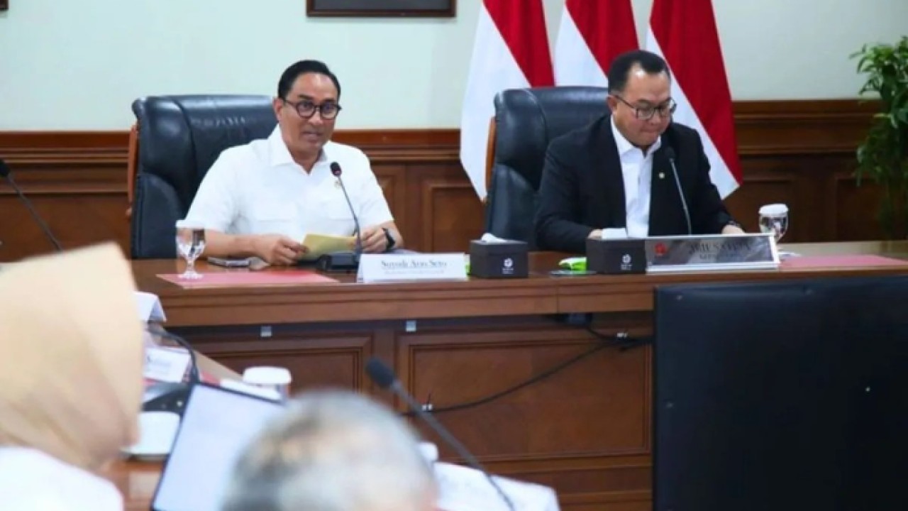 Kepala BNN Komjen Pol. Suyudi Ario Seto (kiri) dalam audiensi bersama dengan Kepala BRIN Arif Satria (kanan), di Jakarta, Rabu (15/4/2026). (ANTARA/HO-BNN RI) (Antara)