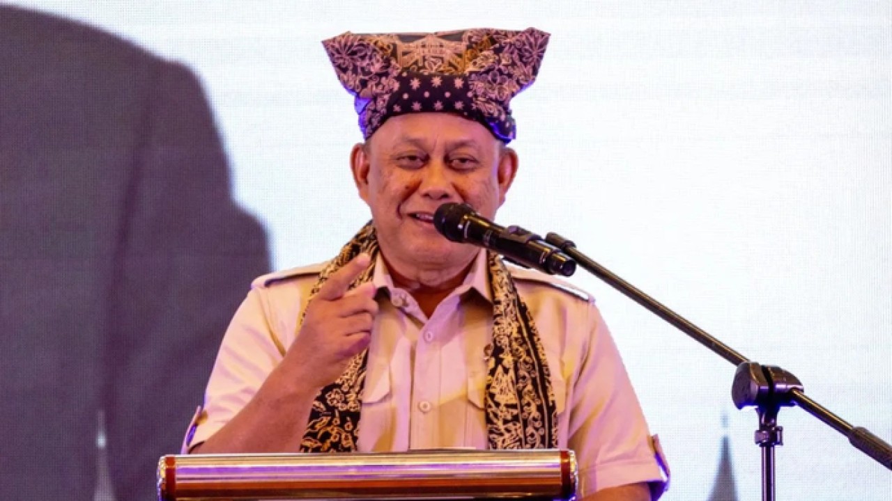 Kepala Kepala BGN Dadan Hindayana menjelaskan rencana pengelompokan SPPG di Kota Padang, Rabu, (22/4/2026). ANTARA/Muhammad Zulfikar (Antara)