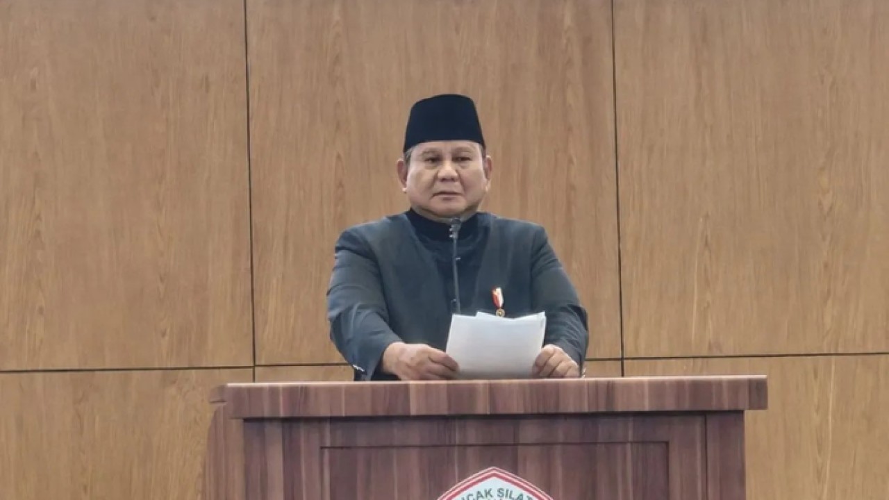 Arsip - Presiden Prabowo Subianto yang juga menjabat sebagai Ketua Umum Pengurus Besar Ikatan Pencak Silat Indonesia (PB IPSI) memberikan sambutan pada pembukaan Musyawarah Nasional (Munas) XVI PB IPSI 2026 di JCC Senayan, Jakarta, Sabtu (11/4/2026). (Antara)