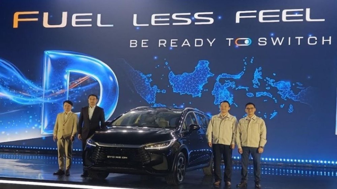 BYD M6 DM resmi meluncur di Indonesia. (Adiantoro/NTV)