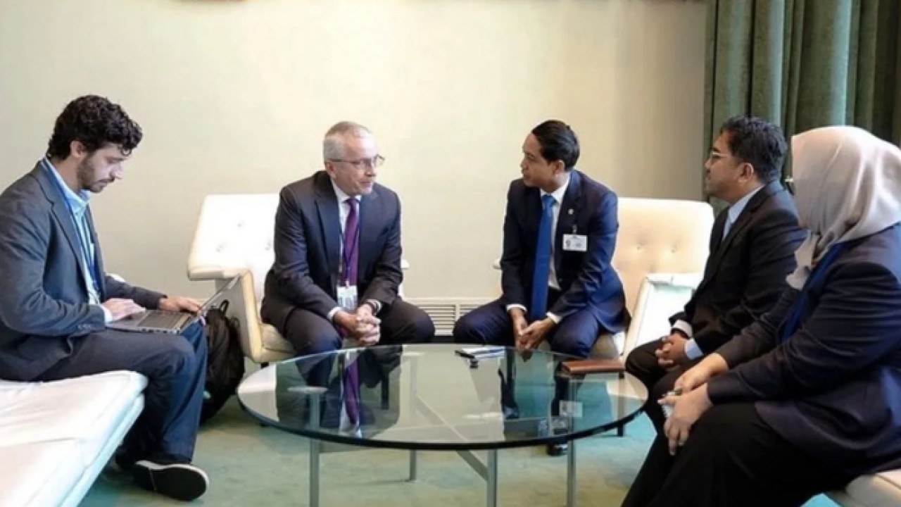 Pertemuan bilateral antara Menteri Kehutanan (Menhut) Raja Juli Antoni dengan Director of Climate Change Division United Nations Environment Programme (UNEP) Martin Krause, yang berlangsung di Indonesian Lounge, Markas Besar Perserikatan Bangsa-Bangsa, New York, Amerika Serikat, Selasa 12 Mei 2026. ANTARA/HO-Kemenhut RI (Antara)