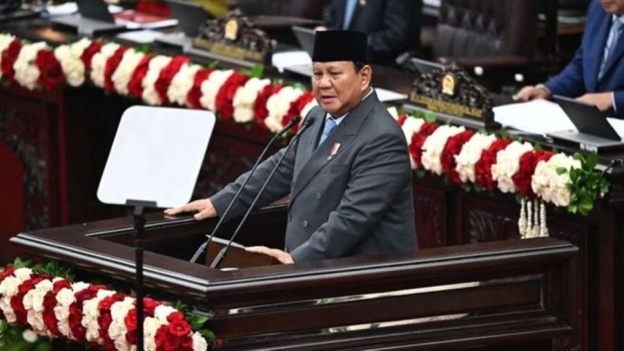Presiden Prabowo Subianto menyampaikan pidato dalam Sidang Tahunan MPR RI dan Sidang Bersama DPR-DPD RI Tahun 2025 di Gedung Nusantara, Kompleks Parlemen, Jakarta, Jumat, 15 Agustus 2025. (Foto: Antara)