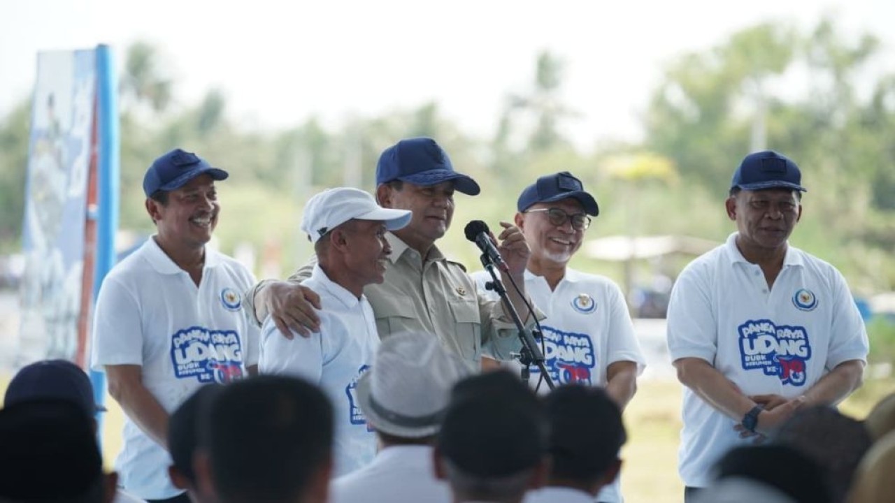 Presiden Prabowo Subianto saat menghadiri acara panen raya BUBK (Budidaya Udang Berbasis Kawasan) di Desa Tegalretno, Kabupaten Kebumen, Jawa Tengah, Sabtu, 23 Mei 2026. (Foto: Istimewa)