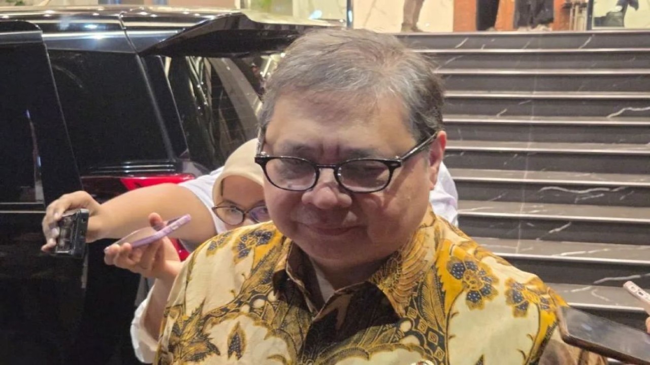 Menteri Koordinator (Menko) Bidang Perekonomian Airlangga Hartarto saat ditemui di Kantor Kementerian Koordinator Bidang Perekonomian, Jakarta, Senin (22/6/2026). (Foto: ANTARA/Bayu Saputra)