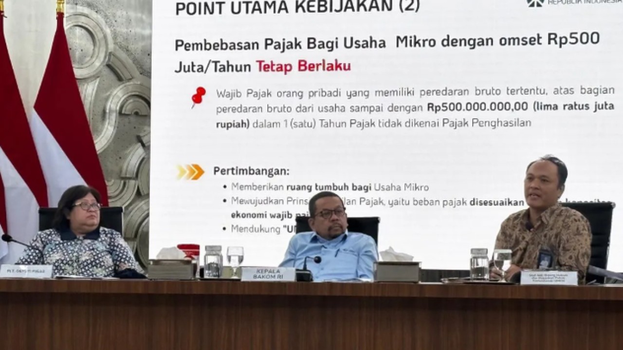 Kepala Bakom RI Muhammad Qodari (tengah) dalam konferensi pers di Jakarta, Rabu (10/6/2026) ANTARA/Prisca Triferna (Antara)