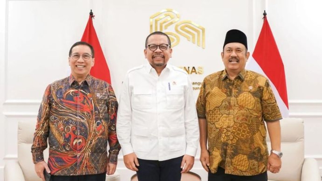 Dari kanan ke kiri: Menteri PPN/Kepala Bappenas Rachmat Pambudy, Kepala Bakom RI Muhammad Qodari, dan Wakil Menteri PPN/Wakil Kepala Bappenas Febrian Alphyanto Ruddyard di Jakarta, Senin, 15 Juni 2026. (Antara)