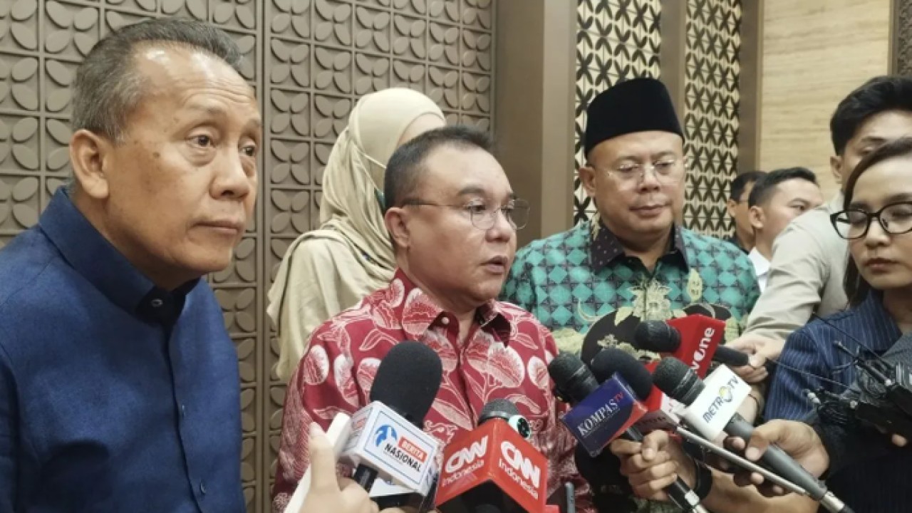 Wakil Ketua DPR RI Sufmi Dasco Ahmad bersama jajaran Pimpinan DPR RI lainnya saat diwawancarai di kompleks parlemen, Jakarta, Rabu (3/6/2026). ANTARA/Bagus Ahmad Rizaldi (Antara)