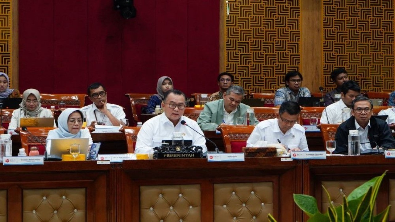 Kepala BRIN, Prof. Arif Satria, Dalam Rapat Dengar Pendapat (RDP) bersama Komisi X DPR RI di Jakarta. (Foto: Dok/Istimewa)