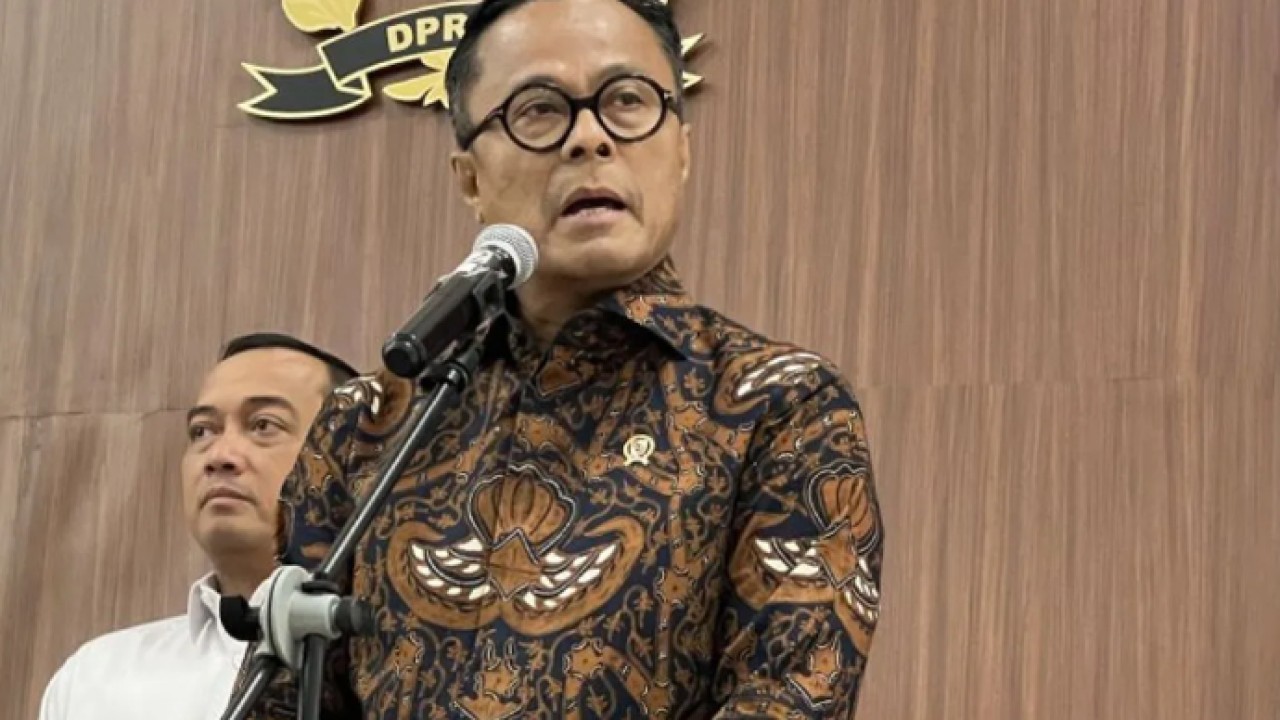 Kepala Badan Pengaturan Badan Usaha Milik Negara (BP BUMN) sekaligus Chief Operating Officer (COO) Danantara Dony Oskaria memberi keterangan dalam Konferensi Pers di Kompleks Parlemen Senayan, Jakarta, Senin (8/6/2026). (ANTARA/Putu Indah Savitri) (Antara)