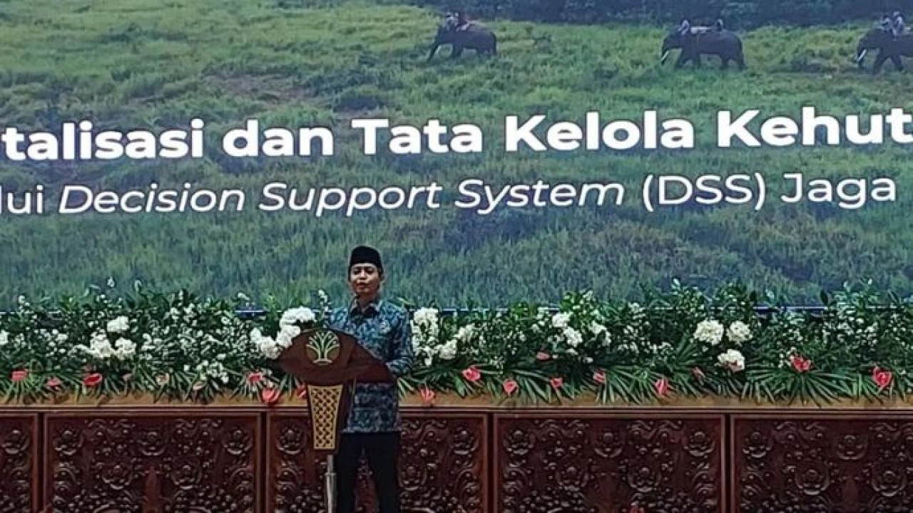 Menteri Kehutanan Raja Juli Antoni dalam acara peluncuran Decision Support System (DSS) Jaga Rimba di Gedung Manggala Wanabakti, Jakarta, Rabu, 17 Juni 2026. (Antara)