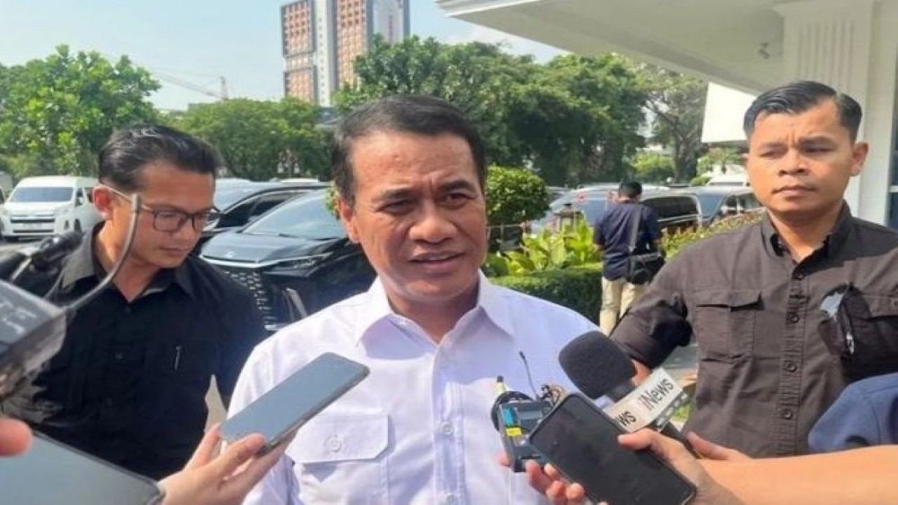 Menteri Pertanian (Mentan) Andi Amran Sulaiman memberikan keterangan pers di Kompleks Istana Kepresidenan, Jakarta, Kamis, 18 Juni 2026. (Foto: Antara)