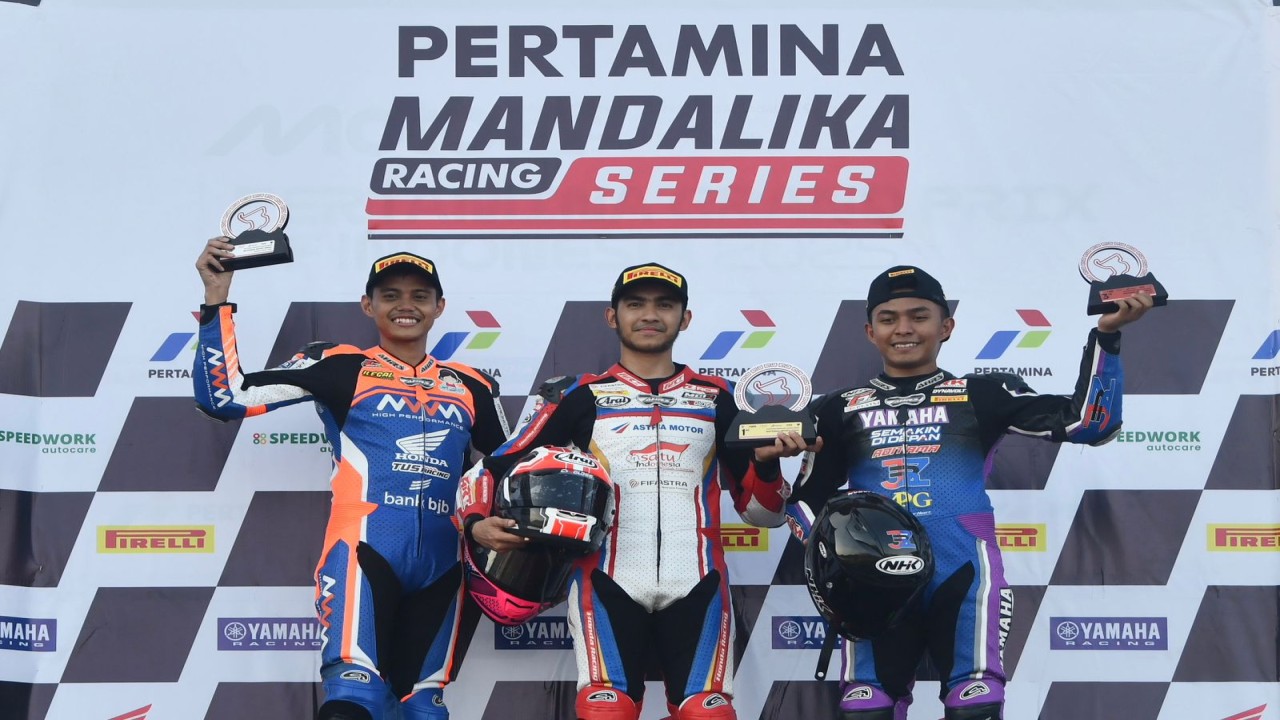 Juara Kelas Kelas National 250cc saat race 2 kegiatan Pertamina Mandalika Racing Series 2026 Round 2 di Pertamina Mandalika International Sirkuit, Lombok Tengah, Lombok, Nusa Tenggara Barat pada Minggu (21/6/2026). (Foto: Dok/Istimewa)