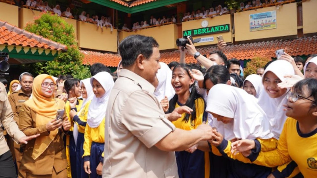 Kunjungan Presiden Prabowo Subianto ke SMPN 111 Palmerah, Jakarta Barat. (Foto: Dok/Istimewa/Bakom)