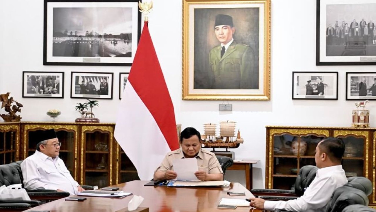 Presiden Prabowo Subianto memanggil Menteri Pendidikan Dasar dan Menengah (Mendikdasmen) Abdul Mu'ti di Istana Merdeka, Jakarta, pada Kamis, 11 Juni 2026. (Foto: Setpres)