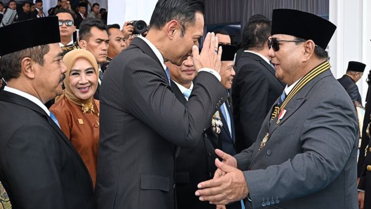 Menko AHY dan Presiden Prabowo (Kemenkoinfra)