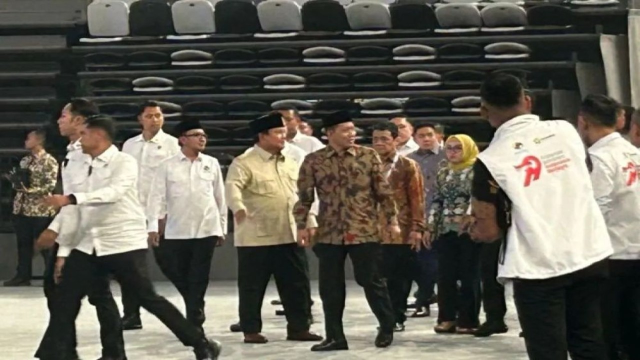 Presiden Prabowo Subianto memasuki area Indonesia Arena dalam Puncak Perayaan Hari Koperasi Nasional ke-79 di Gelora Bung Karno, Jakarta, Minggu (12/7/2026). (Foto: ANTARA/Maria Cicilia Galuh)
