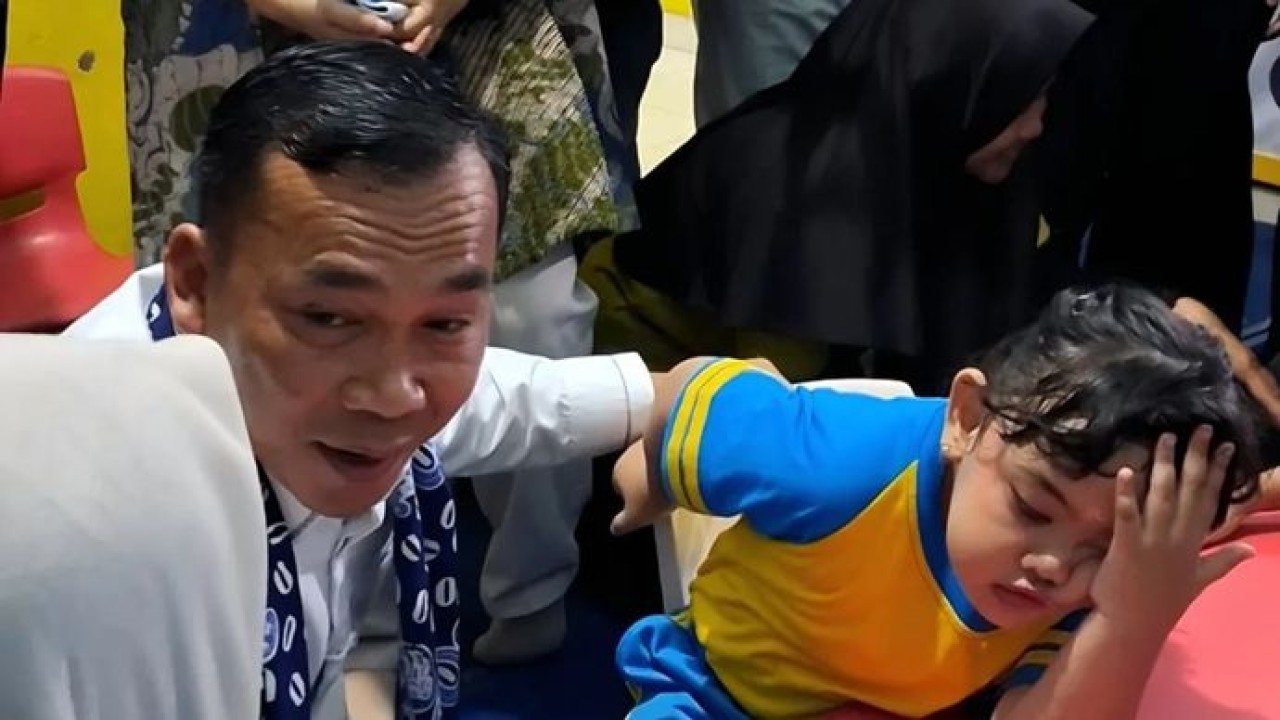 Mendukbangga/Kepala BKKBN Wihaji saat berinteraksi dengan anak-anak asuh di Taman Asuh Adiku Bantul, DI Yogyakarta, Jumat, 26 Juni 2026. (Antara)