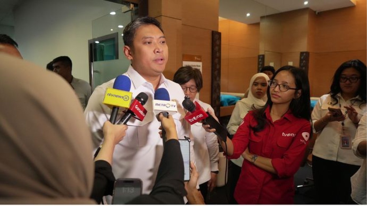 Kepala Badan Gizi Nasional (BGN) Sudaryono menyampaikan keterangan pers di Jakarta, Selasa (4/8/2026). BGN menegaskan kebijakan zero tolerance terhadap kasus keracunan dalam Program Makan Bergizi Gratis (MBG) dan telah mencopot 137 kepala SPPG. (BAKOM)