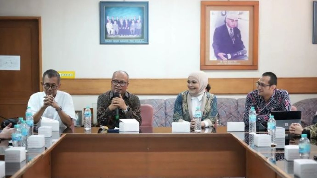 Kunjungan BPJS Kesehatan ke RS Oen Solo Baru, Surakarta, Jawa Tengah (Antara)