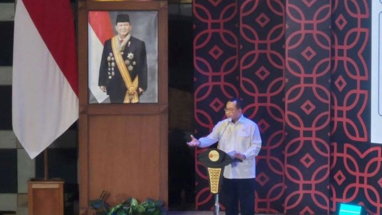 Kepala Badan Riset dan Inovasi Nasional (BRIN) Arif Satria dalam kegiatan Indonesia Innovator Awards 2026 di Jakarta (Antara)