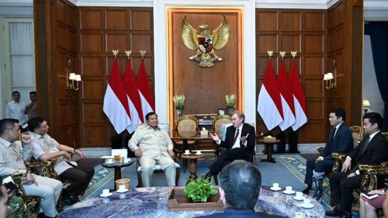 Presiden Prabowo Subianto menerima Wakil Menteri Perang Amerika Serikat untuk Urusan Kebijakan, Elbridge Colby beserta delegasi di Istana Merdeka, Jakarta. (Foto: Sekretariat Presiden)