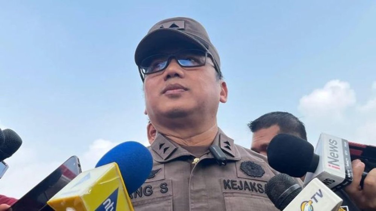 Kepala Pusat Penerangan Hukum (Kapuspenkum) Kejaksaan Agung Anang Supriatna memberikan keterangan pers di Jakarta Selatan. (Foto: Antara)