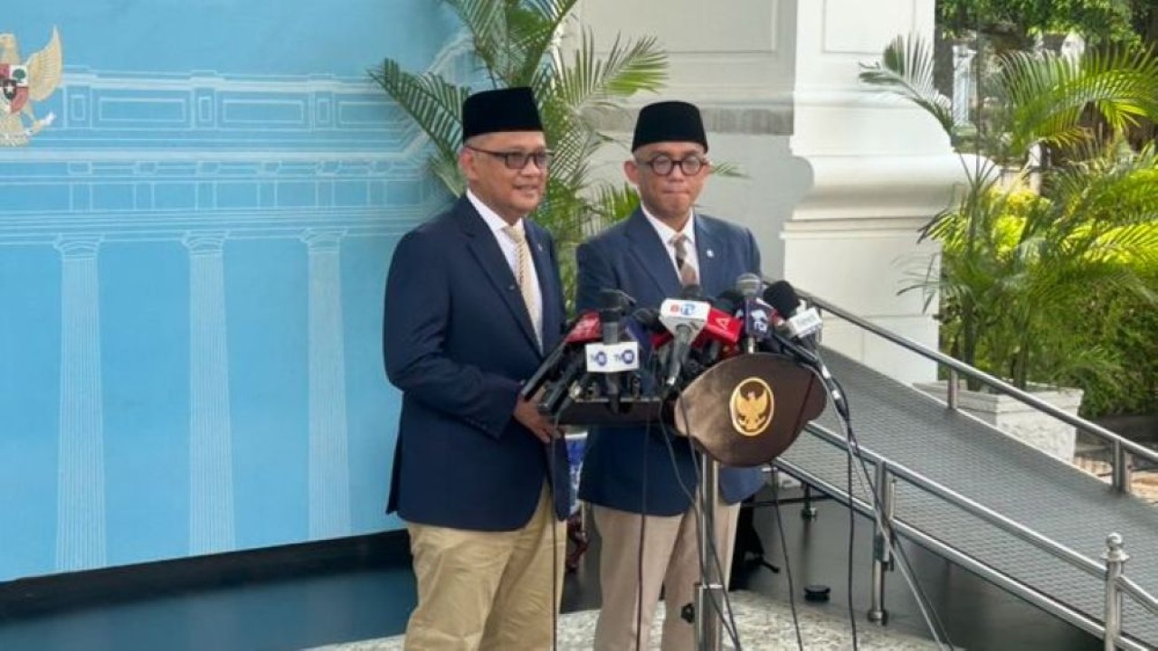 Menteri Haji dan Umrah Mochamad Irfan Yusuf (kiri) dan Wakil Menteri Haji dan Umrah Dahnil Anzar Simanjuntak. (Foto: NTVnews)