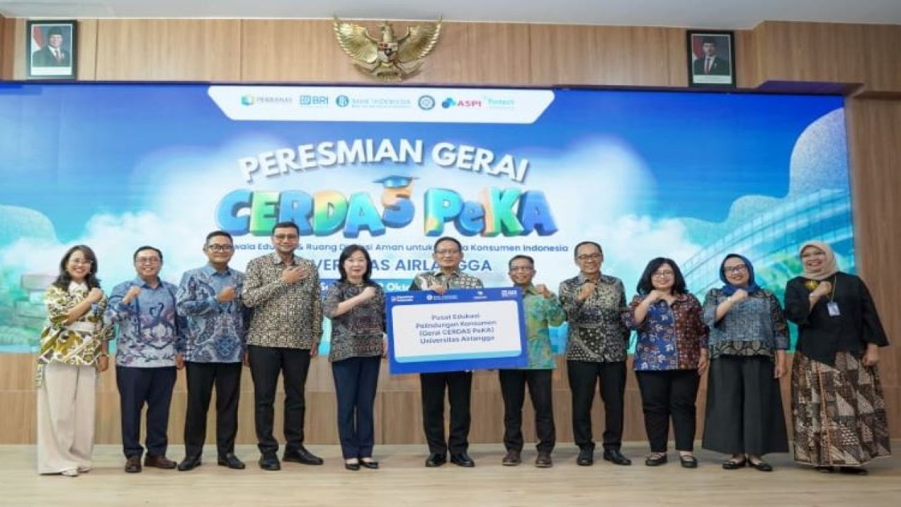 Peresmian Gerai CERDAS PeKA sumbangsih PT Bank Rakyat Indonesia (Persero) Tbk melalui program Tanggung Jawab Sosial dan Lingkungan (TJSL) BRI Peduli di Fakultas Ekonomi dan Bisnis, Universitas Airlangga, Surabaya, pada Jumat (2/10). (Istimewa)
