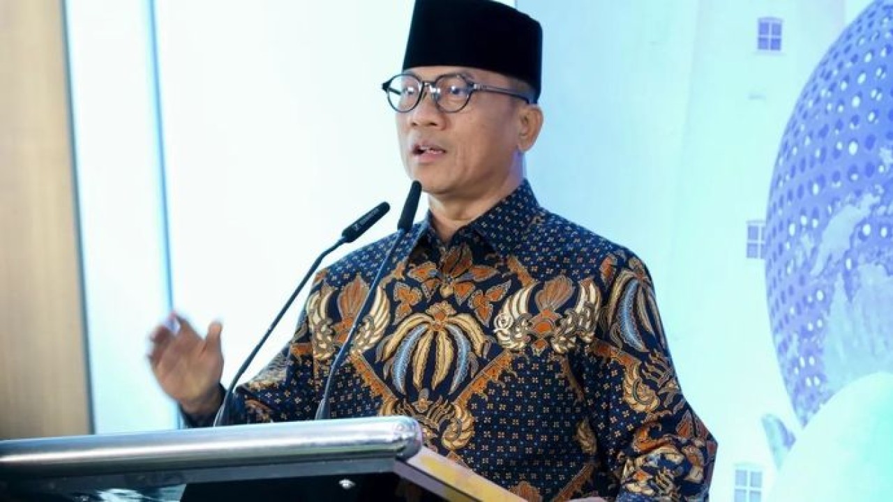Menteri Desa dan Pembangunan Daerah Tertinggal Yandri Susanto, saat peluncuran Program Anyer-Panarukan 3R hasil kolaborasi Pemkab Serang dan Pemkab Situbondo di Jakarta. (Antara)