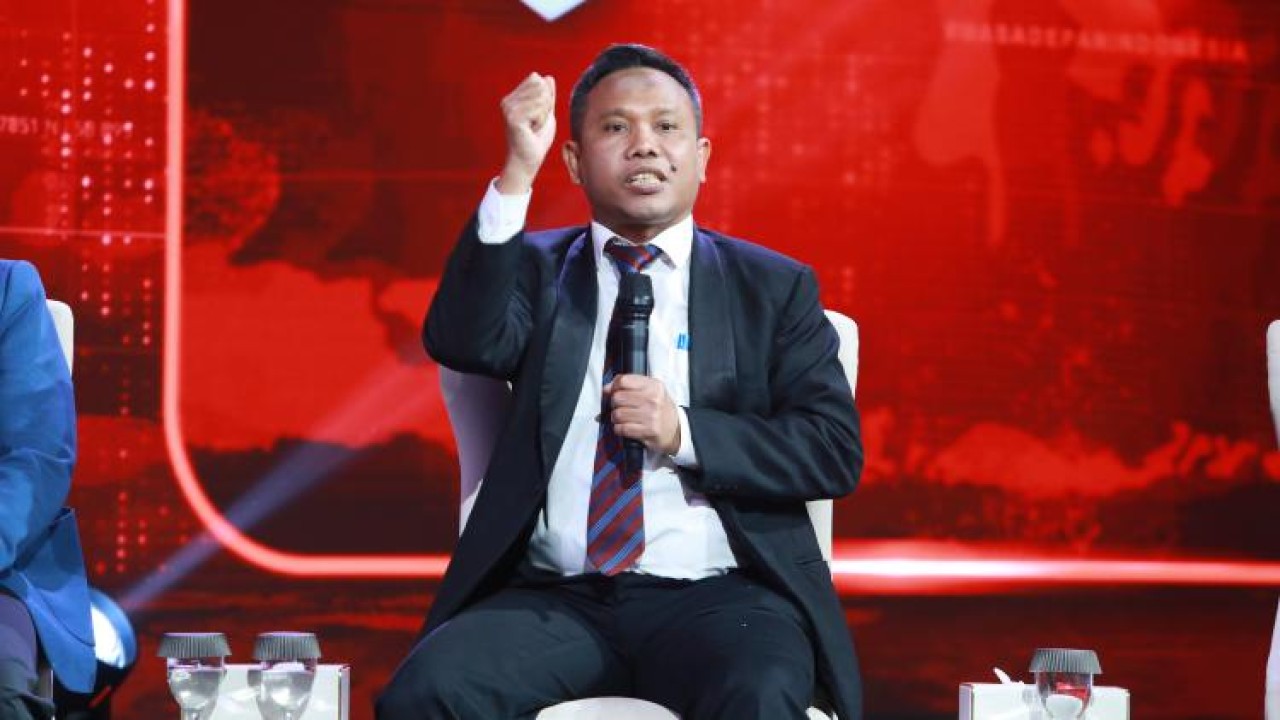 Advokat dan Praktisi Hukum Ahmad Khozinudin minta Wakil Presiden Gibran Rakabuming Raka Dimakzulkan dalam tayangan Suara Nusantara di Nusantara TV, Rabu (14/10/2026). Sumber Foto: Toga Ibnu Pratama