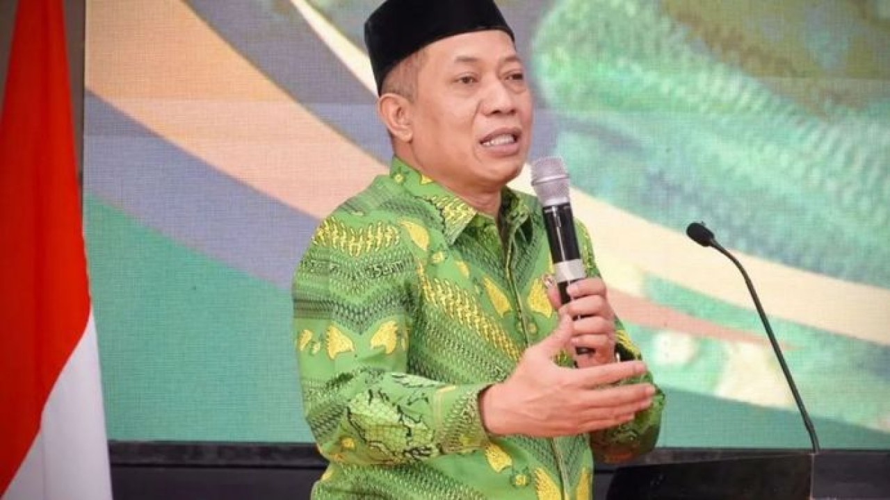 Menkop Ferry Juliantono dalam Dialog Kebangsaan yang dilaksanakan pada rangkaian Kongres Nasional Majelis Tahkim SI ke-42 di Surabaya, Jatim, Selasa (20/10/2026). (Antara)