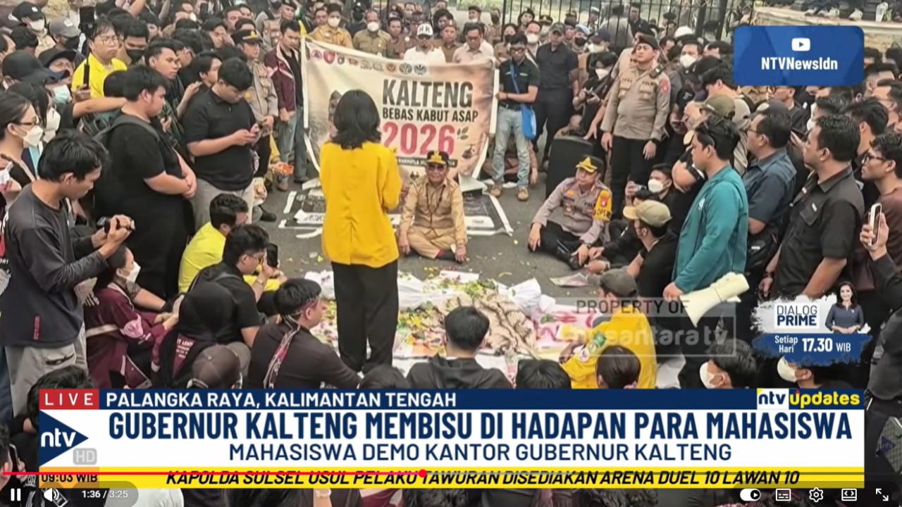 Massa yang mengatasnamakan aliansi masyarakat Kalteng melawan itu mempertanyakan keseriusan pemerintah dalam mengatasi kabut asap dan mendesak kebakaran hutan dan lahan ditetapkan sebagai bencana nasional.