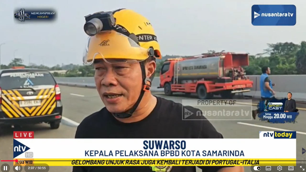 Lahan gambut seluas 3 hektare di tepi tol Balikpapan Samarinda atau tol Balsam di Kota Samarinda, Kalimantan Timur, diduga sengaja dibakar pada Minggu sore (25/10/2026).