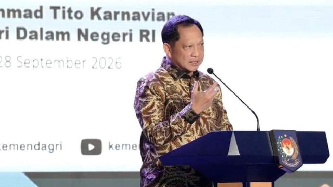 Kemendagri beri penghargaan daerah berprestasi regional Papua Menteri Dalam Negeri Muhammad Tito Karnavian. (Antara)